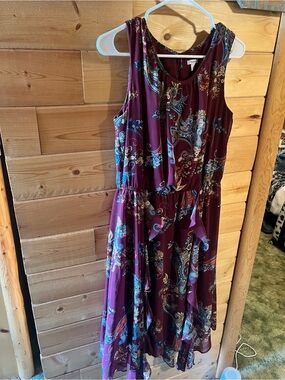 Sleeveless Paisley Print Midi Dress in Plum